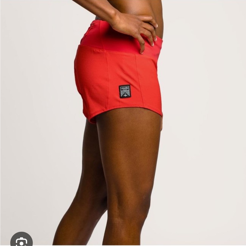 Oiselle Roga Shorts Red Size 6